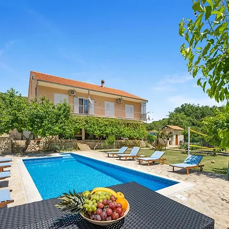 Holiday home Vacation Bobijevi Dvori *
